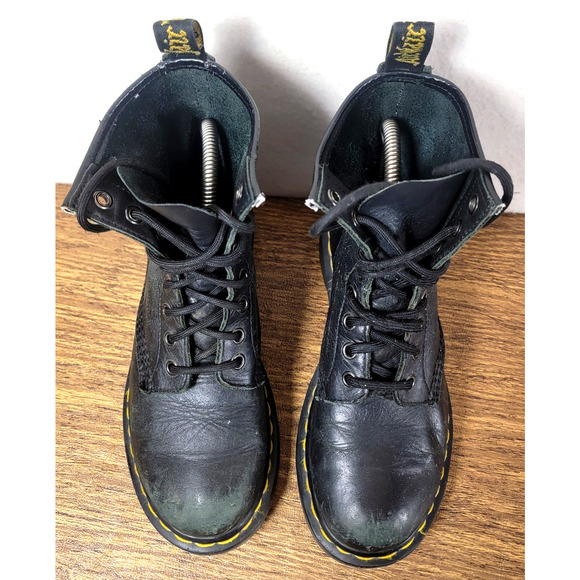 Dr Martens Womens 6 Black 8 Eye Leather Combat Boots Grunge Punk Rock Destroyed - Picture 6 of 16